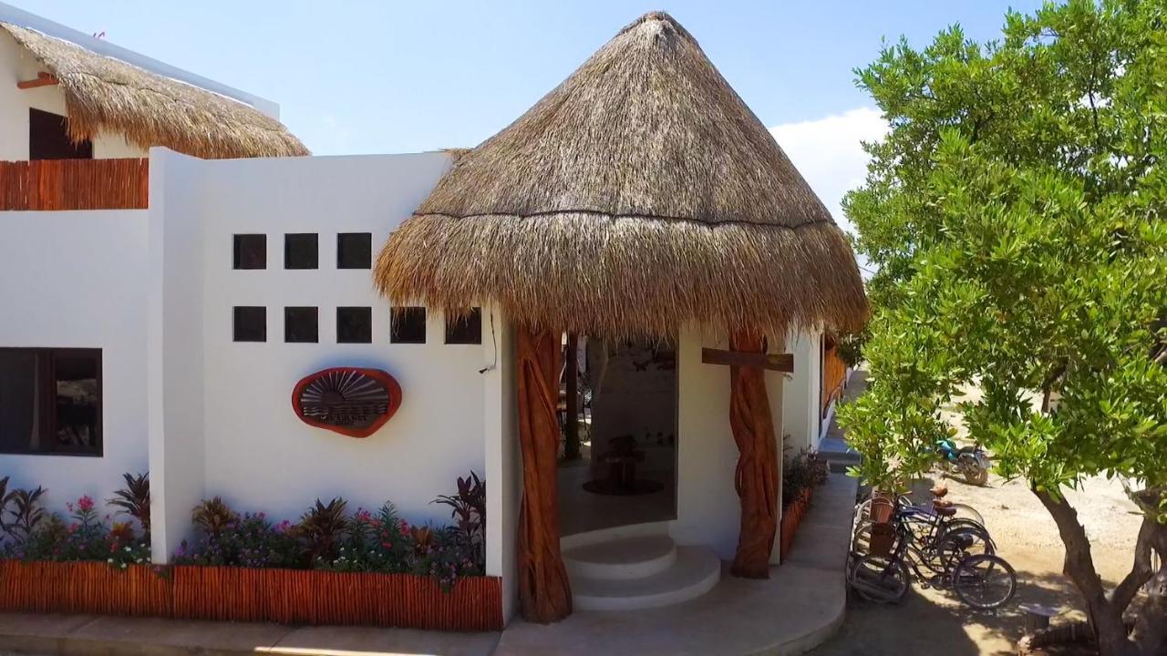 Mis Suenos Holbox Hotel Exterior photo